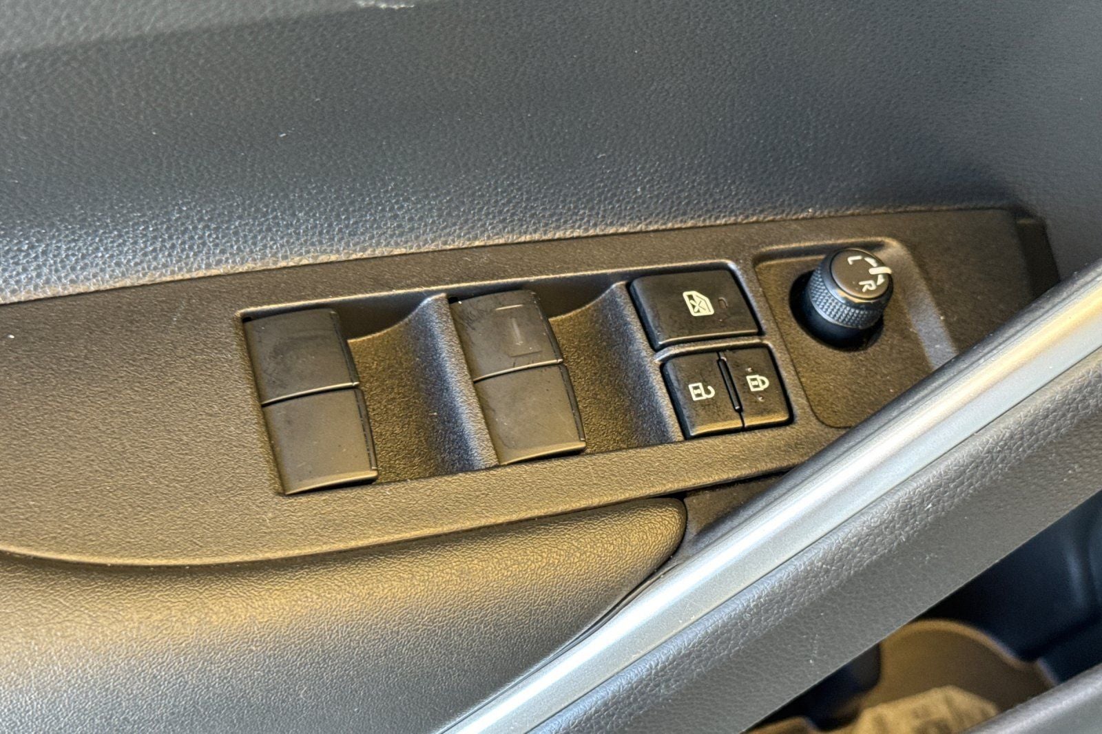 2023 Toyota Corolla Cross Hybrid SE