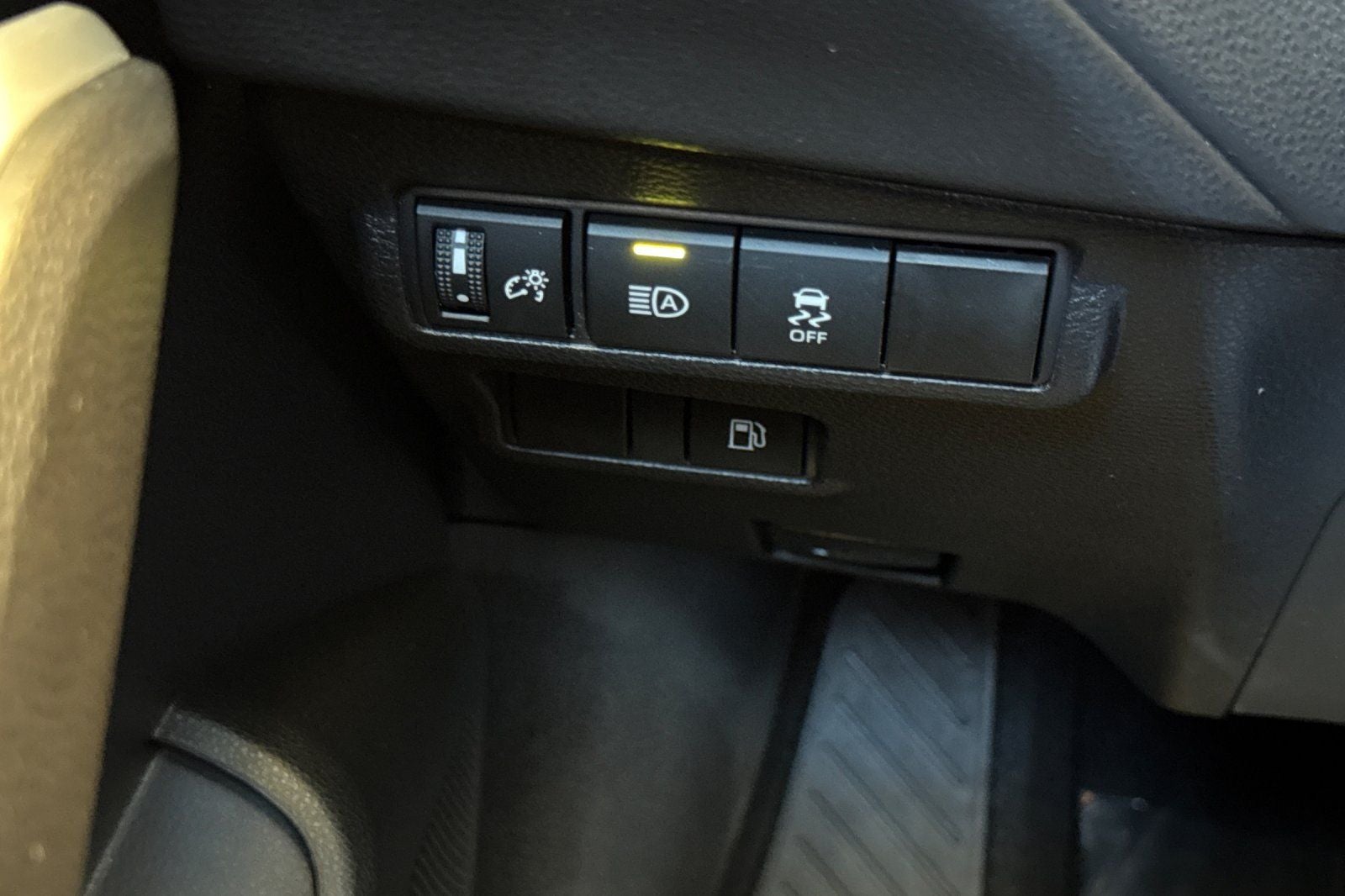 2025 Toyota Corolla Cross Hybrid SE