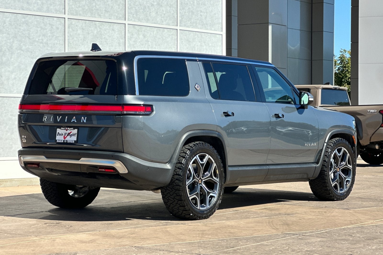 2024 Rivian R1S Adventure Dual Motor Perf Max Pack