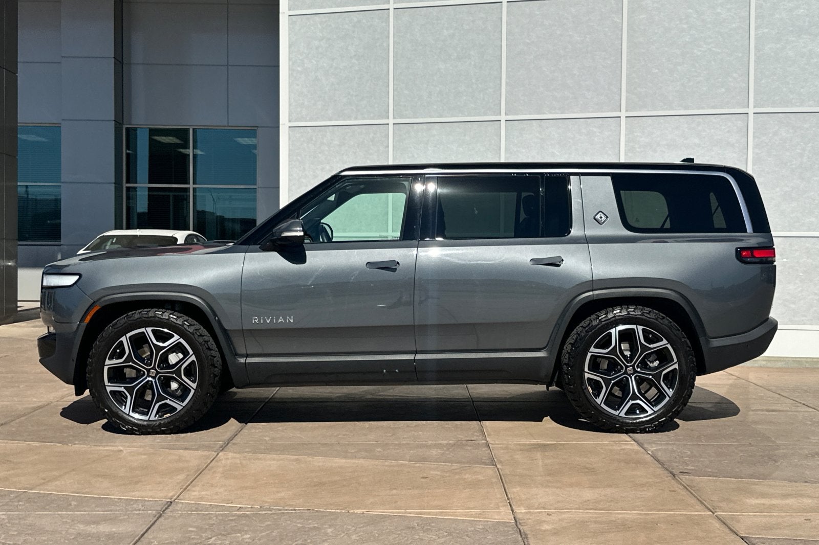 2024 Rivian R1S Adventure Dual Motor Perf Max Pack