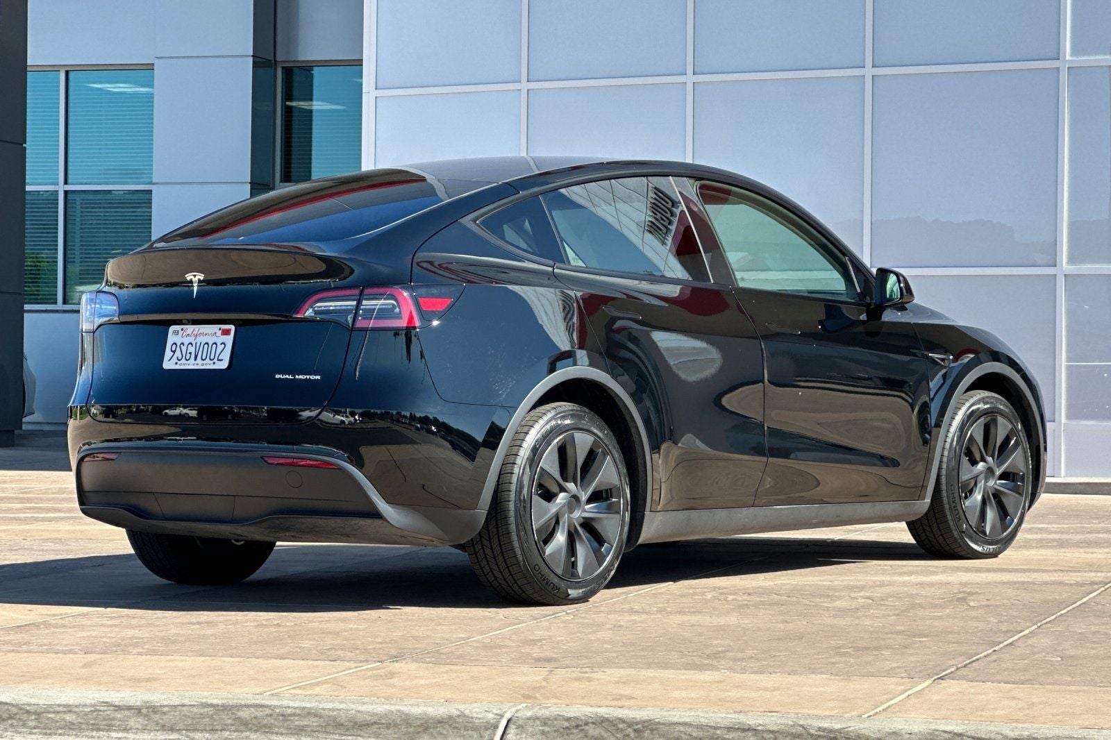 2025 Tesla Model Y Long Range