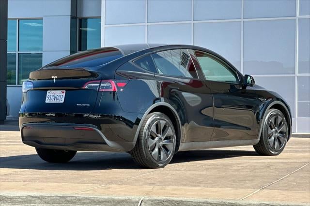 2025 Tesla Model Y Long Range