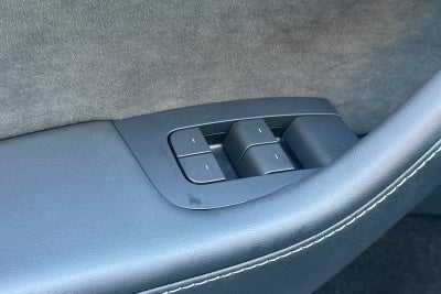 2024 Tesla Model Y Performance