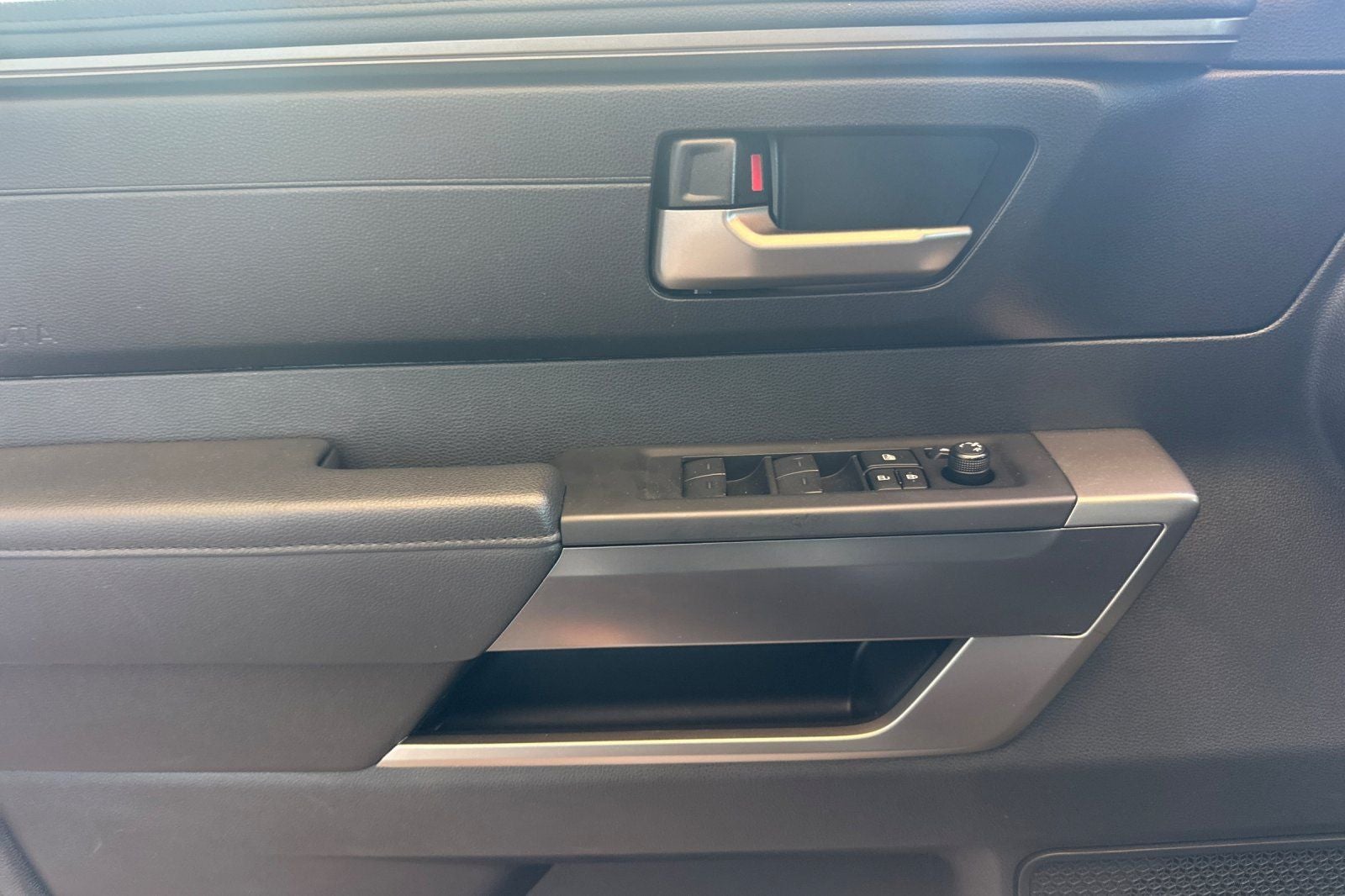 2025 Toyota Sequoia SR5