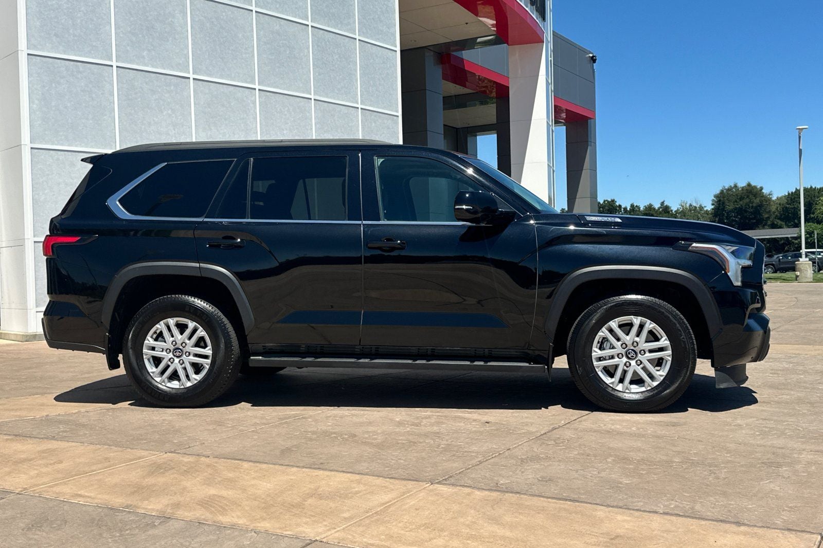 2025 Toyota Sequoia SR5