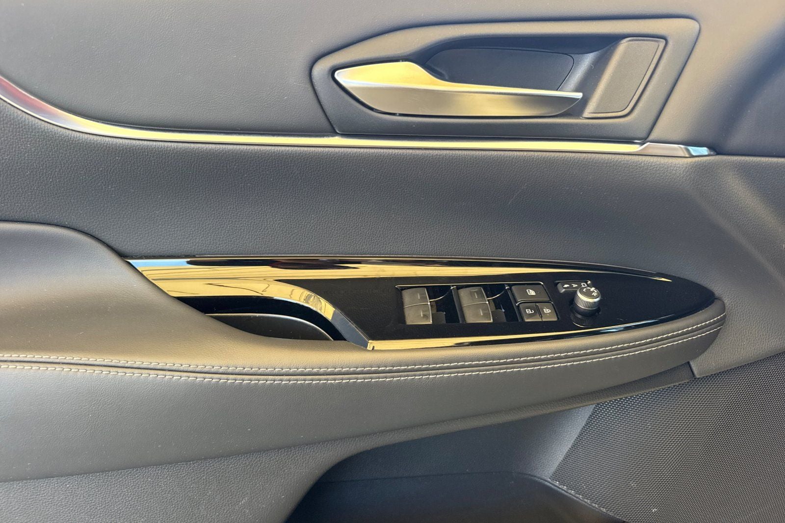 2025 Toyota Mirai XLE