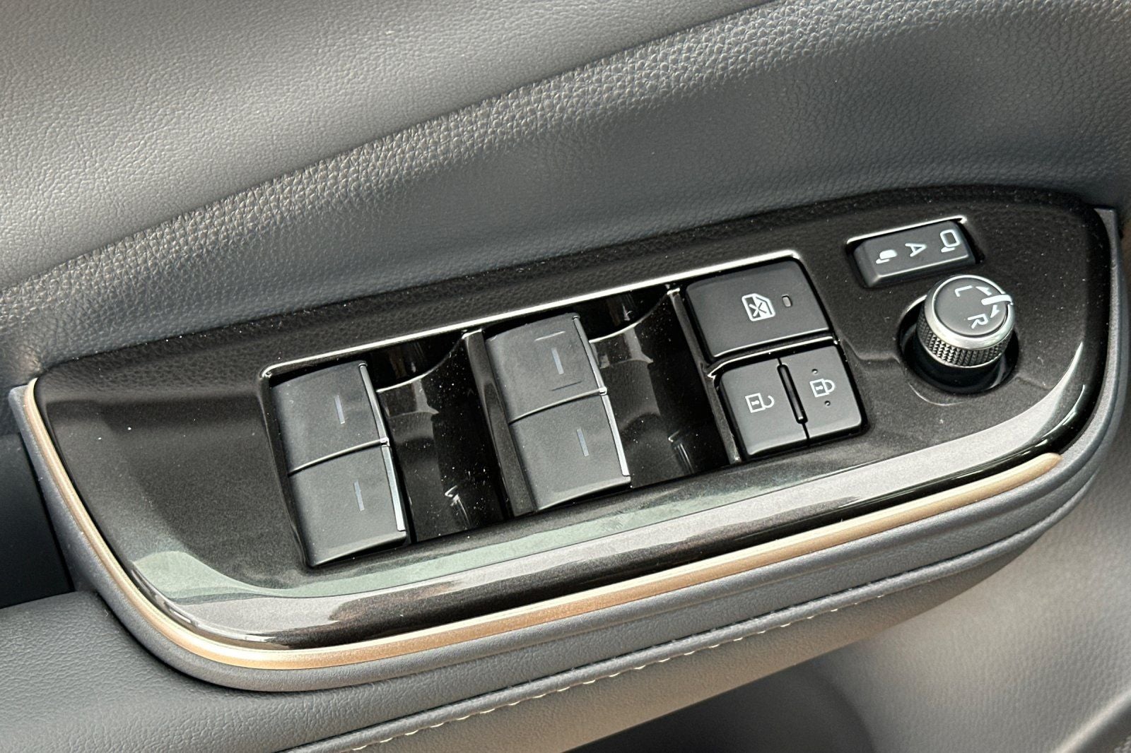 2025 Toyota Crown Signia Limited