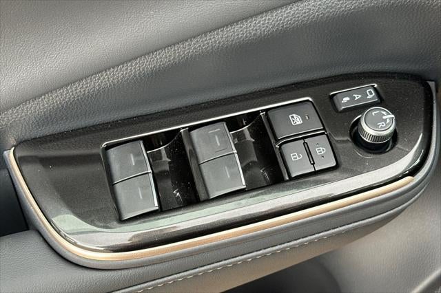 2025 Toyota Crown Signia Limited