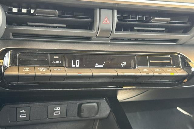 2023 Toyota Prius LE