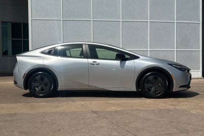 2025 Toyota Prius LE
