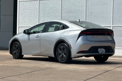 2025 Toyota Prius LE