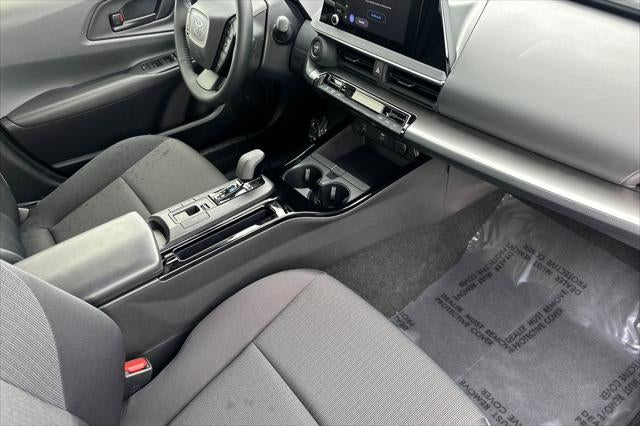 2025 Toyota Prius LE