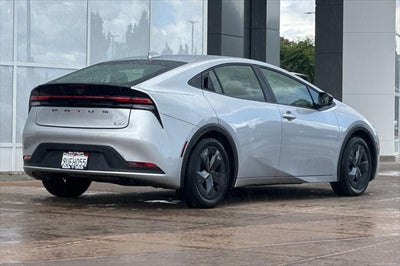 2025 Toyota Prius LE
