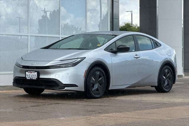 2025 Toyota Prius LE