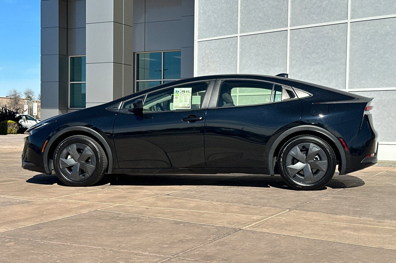 2025 Toyota Prius LE