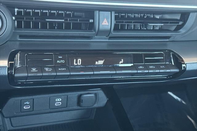 2025 Toyota Prius LE