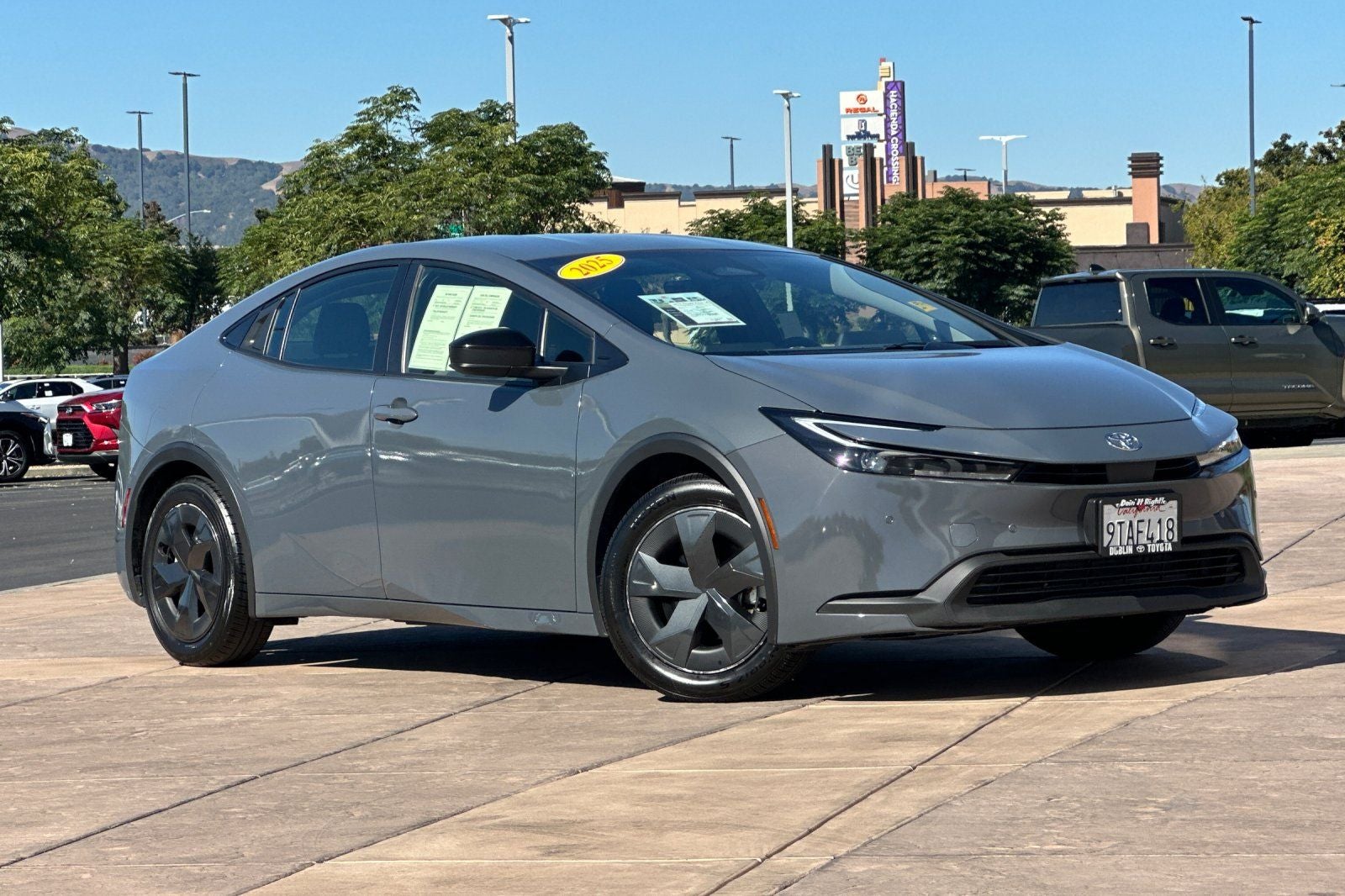 2025 Toyota Prius LE
