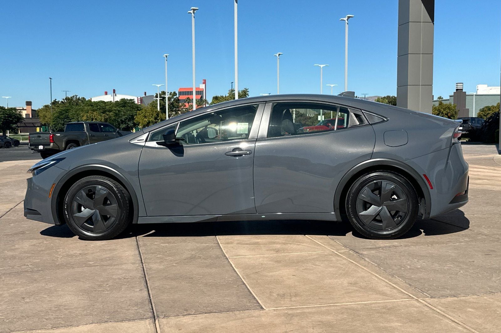 2025 Toyota Prius LE