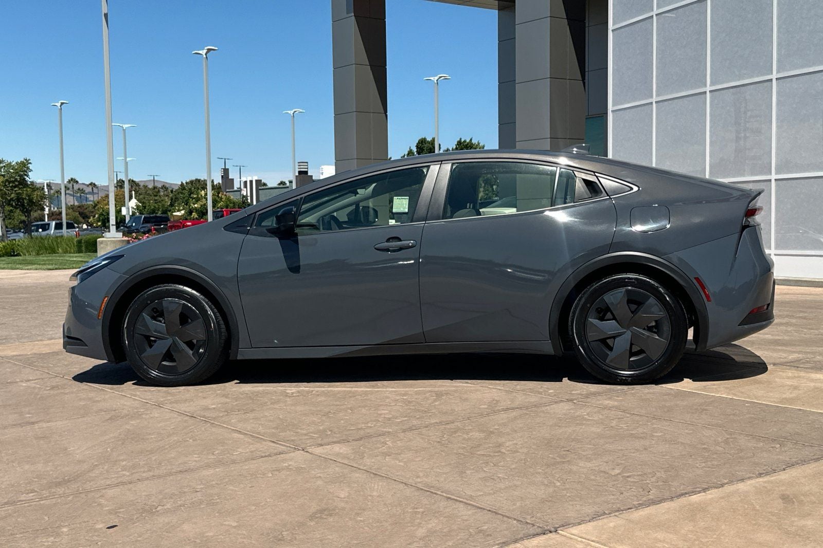 2025 Toyota Prius LE