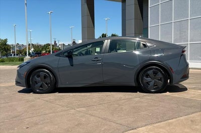 2025 Toyota Prius LE