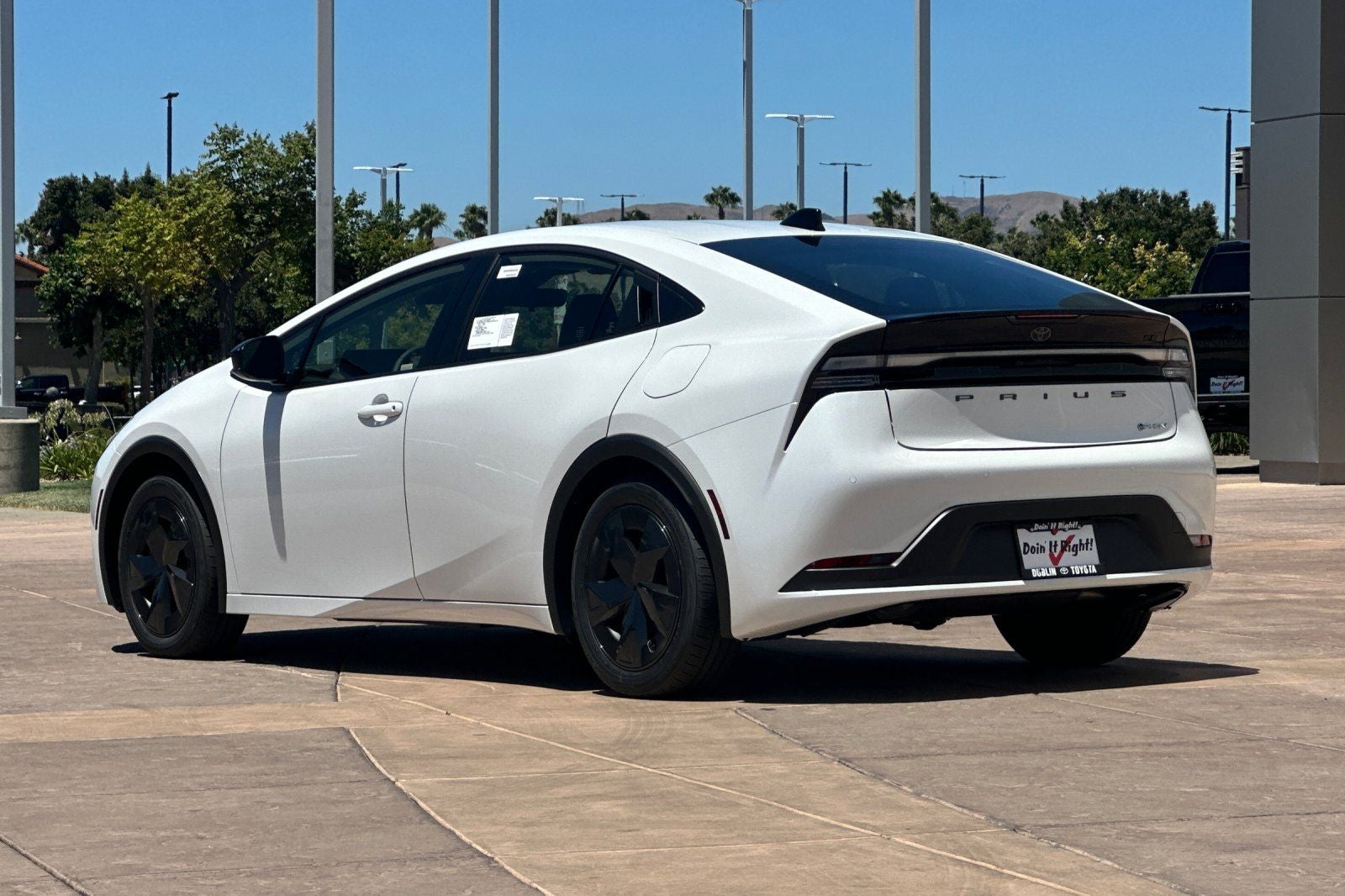 2026 Toyota Prius Plug-In Hybrid SE