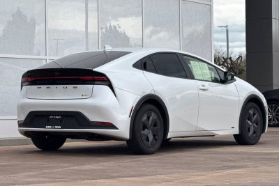 2025 Toyota Prius LE