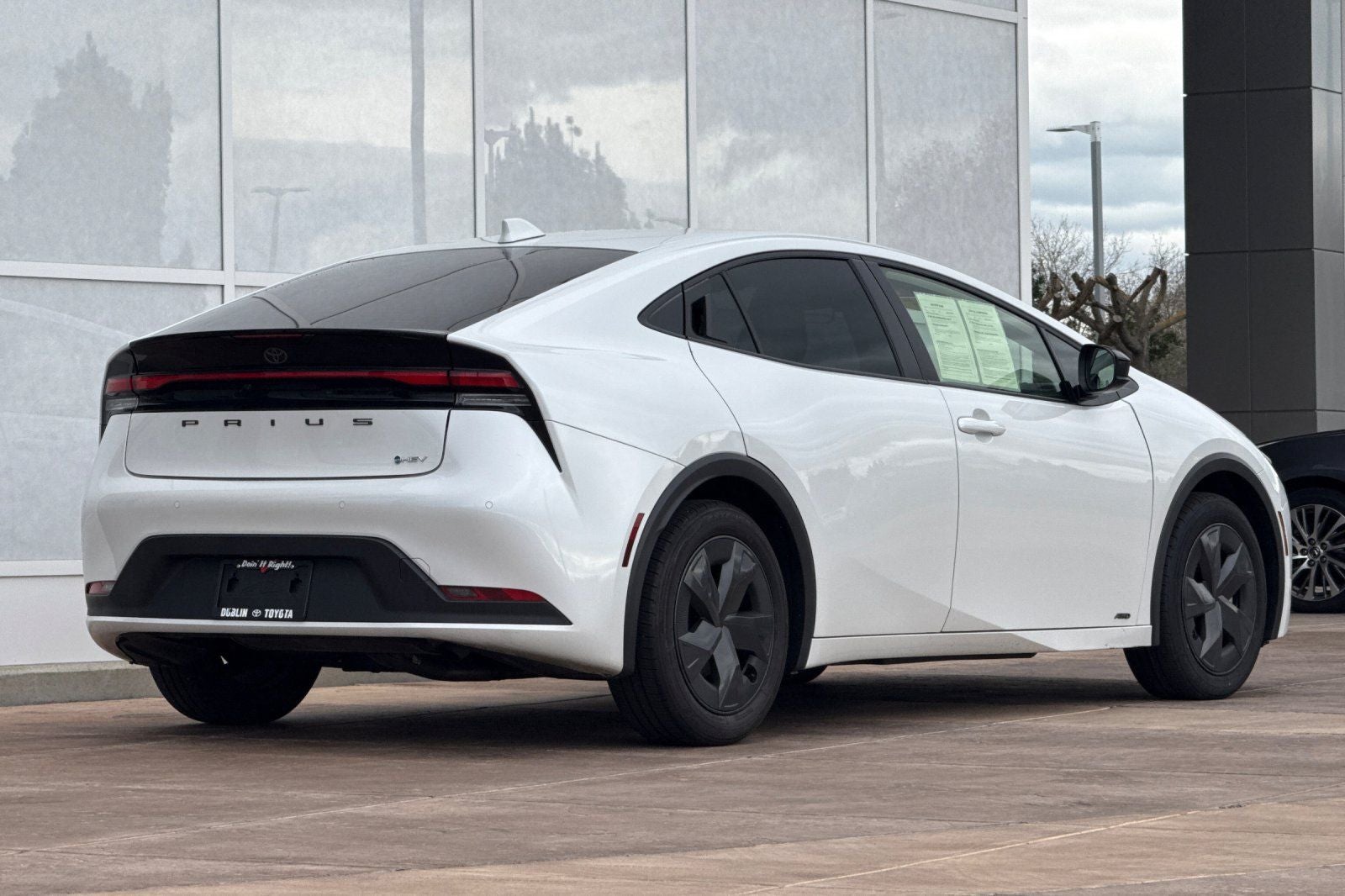 2025 Toyota Prius LE