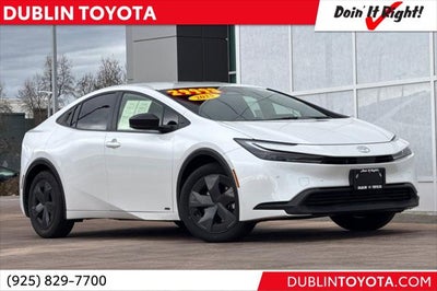 2025 Toyota Prius LE