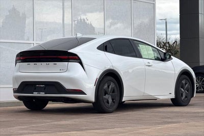 2025 Toyota Prius LE