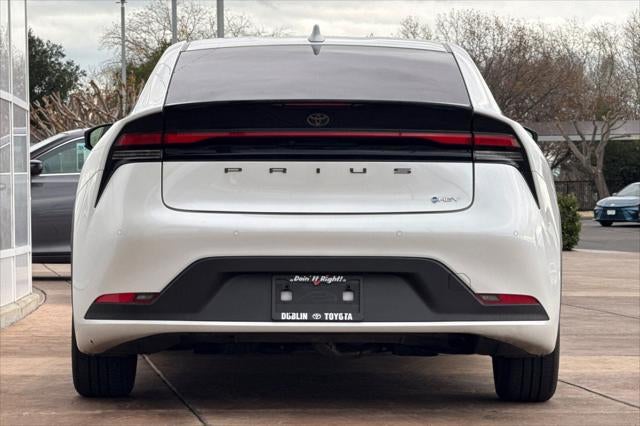 2025 Toyota Prius LE