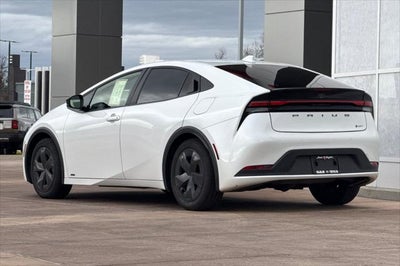 2025 Toyota Prius LE