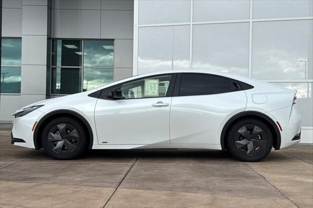 2025 Toyota Prius LE