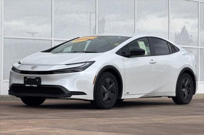 2025 Toyota Prius LE
