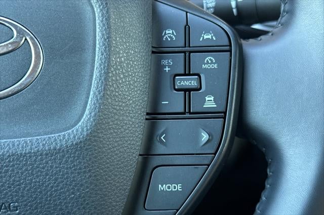2025 Toyota Prius LE