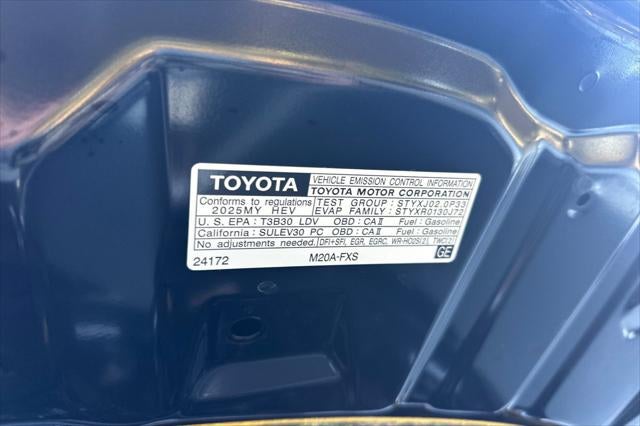 2025 Toyota Prius LE