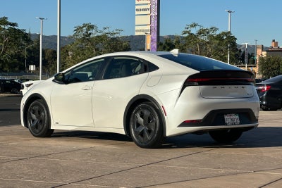 2025 Toyota Prius LE