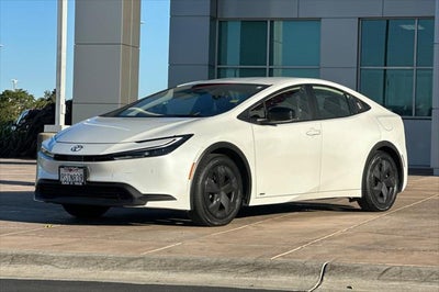 2025 Toyota Prius LE