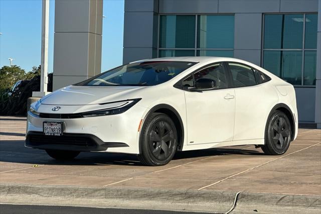 2025 Toyota Prius LE