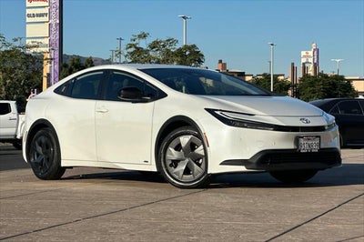 2025 Toyota Prius LE
