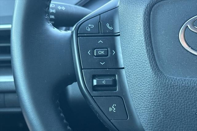 2025 Toyota Prius LE