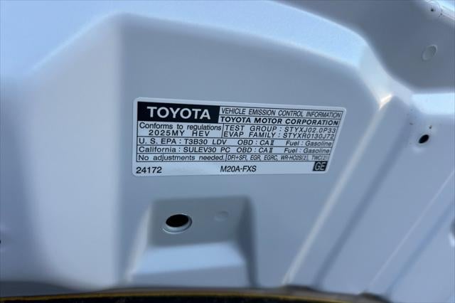 2025 Toyota Prius LE