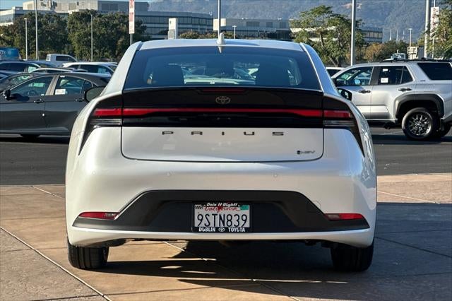2025 Toyota Prius LE