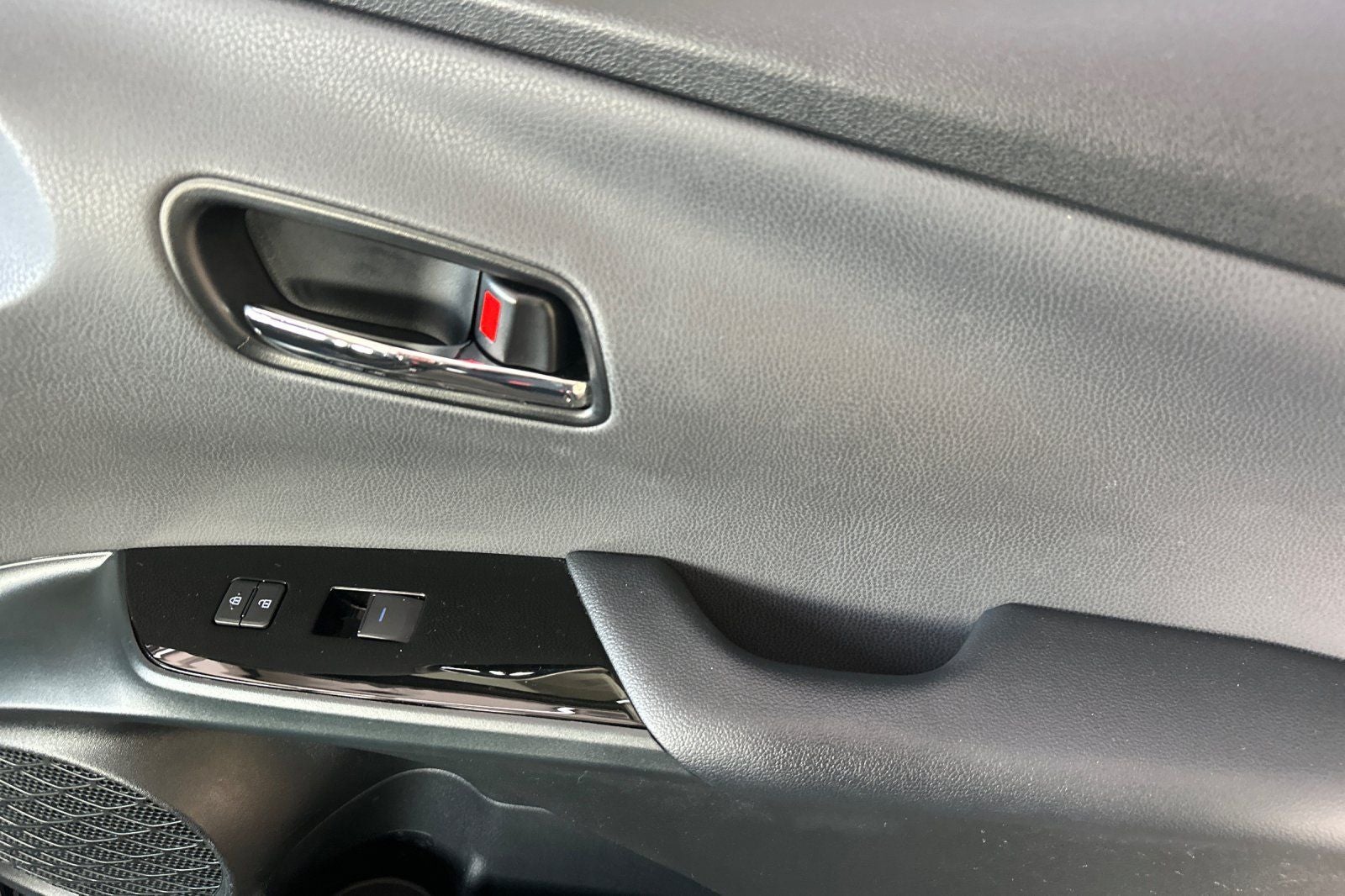 2022 Toyota Prius LE