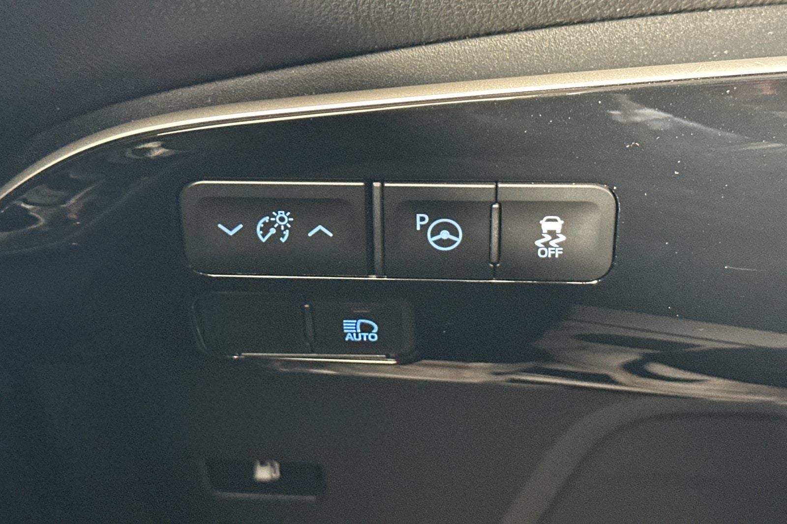 2022 Toyota Prius LE