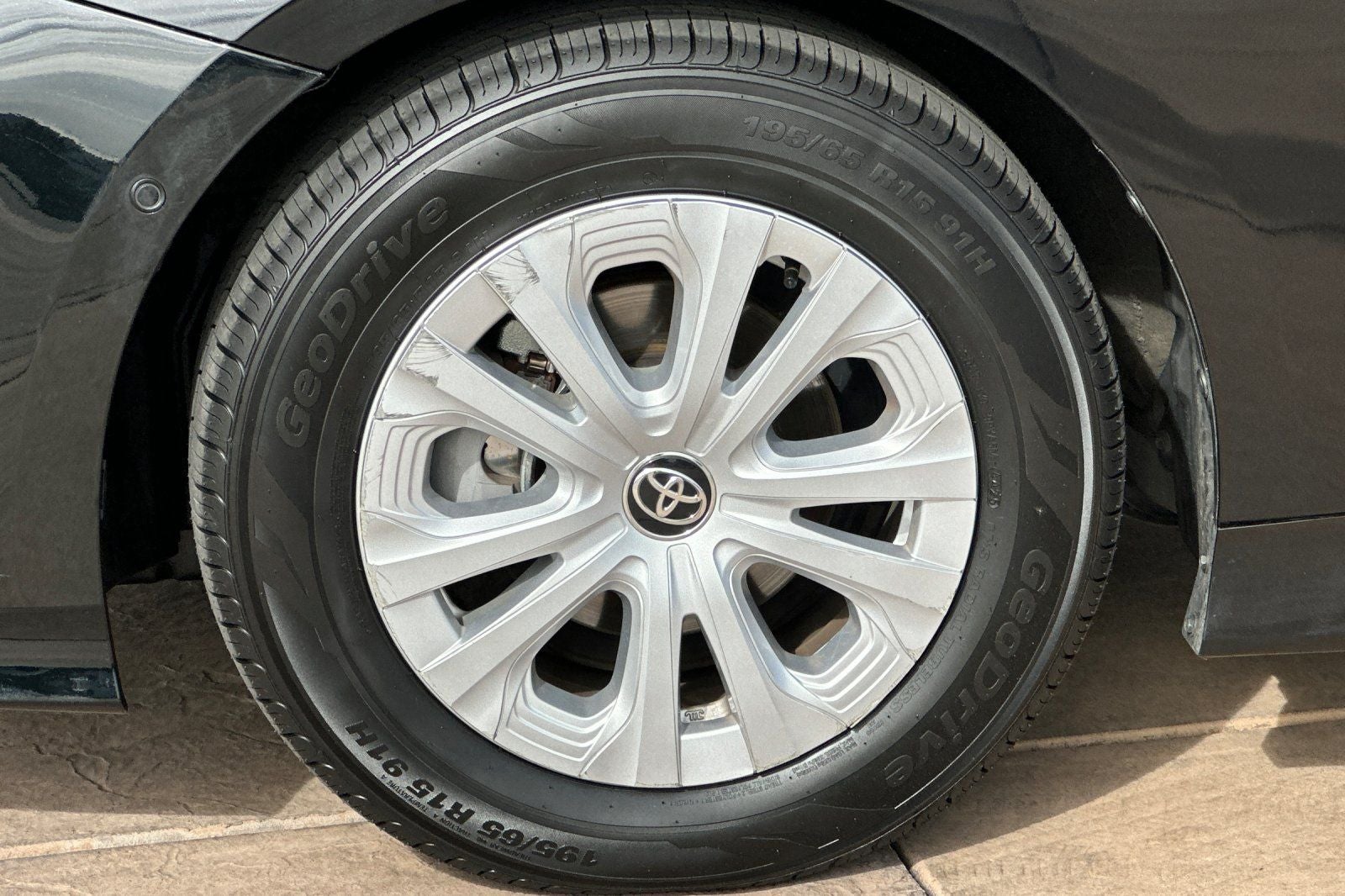 2022 Toyota Prius LE