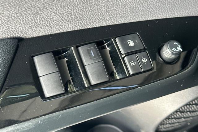 2022 Toyota Prius LE