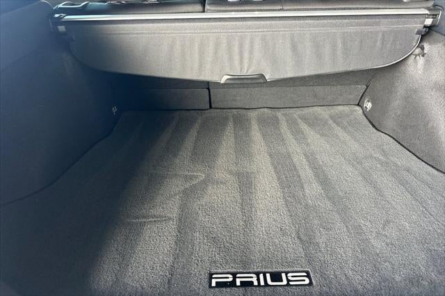 2022 Toyota Prius LE