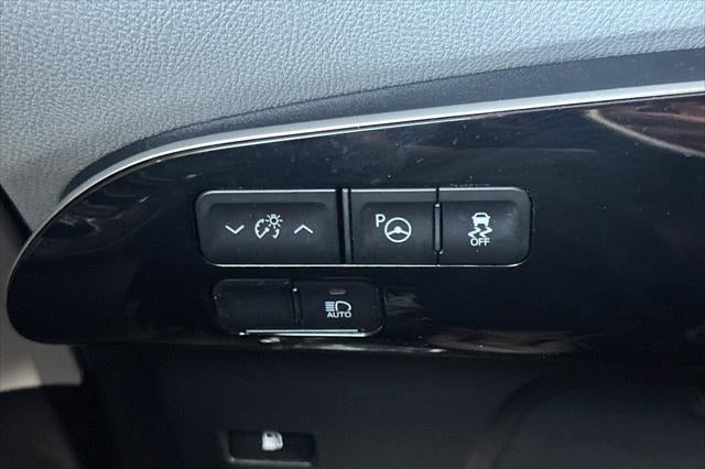 2020 Toyota Prius LE