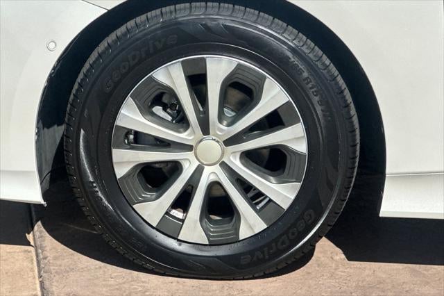 2020 Toyota Prius LE