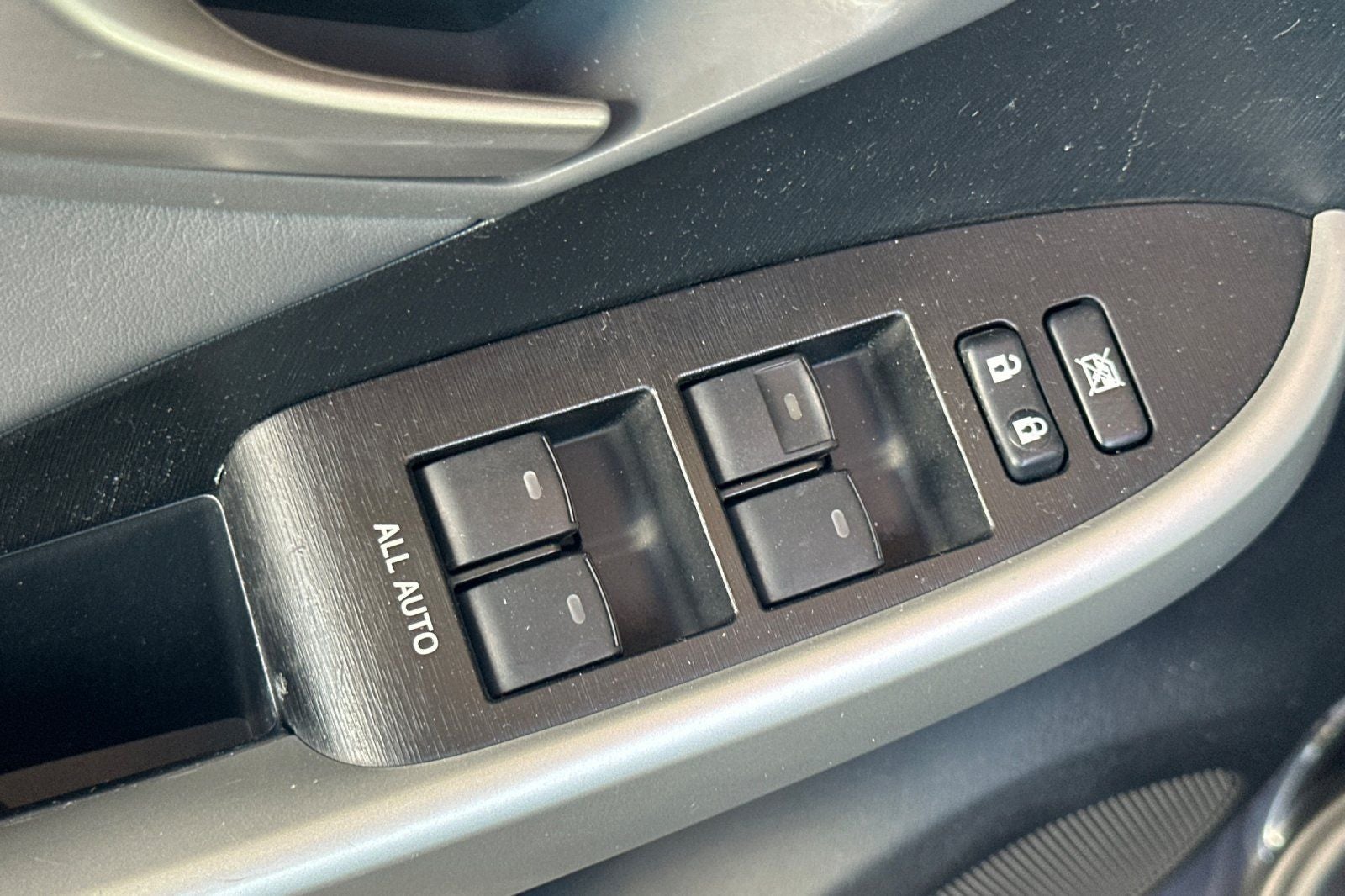2014 Toyota Prius Plug-in Advanced